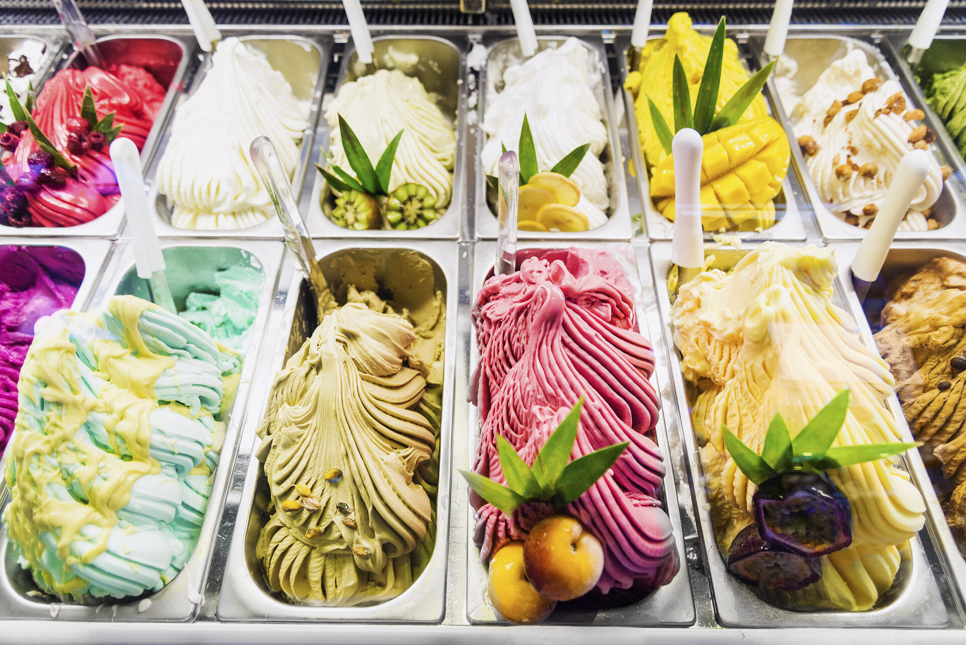 gelatodisplay2shutterstock_387606889